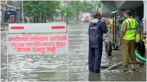 Mumbai-water-logging-in-low-lying-areas