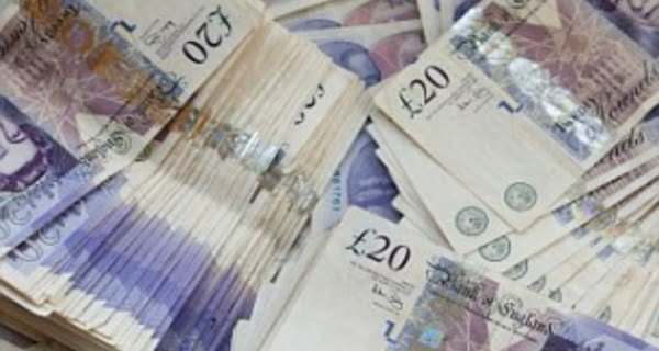 Suspicious cash recovered from couple of Indian origin