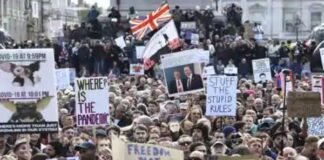 Thousands of people protest against Covid-19 lockdown in Britain