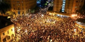 Thousands protest against Netanyahu in Israel