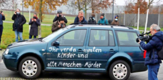 A car crashed into the office building of German Chancellor