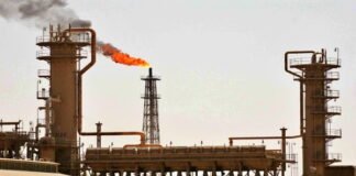 Rocket attack in Iraq, oil refinery fire