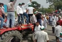 farmers against agricultural laws