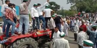 farmers against agricultural laws