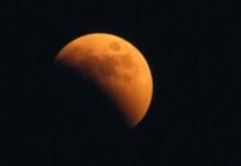 The last lunar eclipse of the year is going to take place on November 30, i.e. next Monday. This eclipse which falls on the full moon date of Kartik month is about to take place in Rohini constellation and Taurus. So let us know if it will be seen in India or not and at what moment it will be seen, also know the time of gestation period and its astrological effect ... What is Religious & Scientific Importance Of Lunar Eclipse Lunar eclipses have scientific as well as religious beliefs. Where scientists describe it as just a normal astronomical phenomenon. On the other hand, according to religious beliefs, it has a direct effect on the life span of human beings. According to astrology, it is the position and direction of the planet that causes positive and negative activities in our lifestyle. Chandra Grahan Sutak Ka Samay However, the eclipse on November 30 is a lunar eclipse. That is, it will have no gestation period. In fact, according to religious beliefs, an eclipse that has no gestation period is not very effective. What is Penumbral Lunar Eclipse When the moon does not go to the actual shadow of the earth and returns from its shadow, it is called the eclipse. In this case a faint layer appears on the moon. This lunar eclipse is dangerous for which zodiac sign (Chandra Grahan 2020 Effects On Rashi In Hindi) According to religious beliefs, eclipses have a direct effect on the native. As the last lunar eclipse of the year is a subdued eclipse, it is not very effective. But, because it is about to fall in Taurus. In this case, its greatest effect will be seen on Taurus people. People born in this zodiac sign need to take special care. They have to take care of their mother’s health. At the same time you have to stay away from mental stress. What is the moment of eclipse (Chandra Grahan Time) The first touch of a shadow at 1:04 p.m. Paramagras lunar eclipse at 3:13 p.m. Final touch from Uppachhaya at 5:22 p.m. Rashifal, Panchang: Arghya to the rising sun, find out what the horoscope from Aries to Pisces says this Saturday, who needs to be vigilant Also Read Rashifal, Panchang: Arghya to the rising sun, find out what the horoscope from Aries to Pisces says this Saturday, who needs to be vigilant What is the way to avoid the effect of eclipse (Rashi Anusar Chandra Grahan Ke Upay) At the time of lunar eclipse, be sure to chant the name of God with all the zodiac signs, In the meanwhile chanting mantras can reduce the effects on you, Don't go out during this time, Pregnant women and bourgeoisie have to take special care Be sure to add basil leaves to all meals before the eclipse or finish the meal beforehand Do any auspicious deed or meal only after bathing after eclipse After the eclipse, make sure that rituals or havans etc. are done in the house born in Taurus.