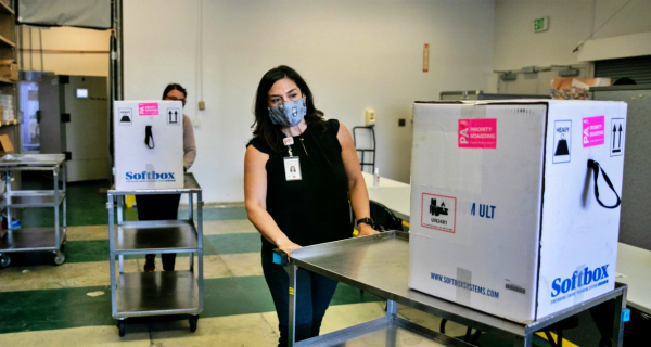 first shipment of Corona vaccine arrives