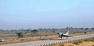 expressway for landing-takeoff of fighter plane