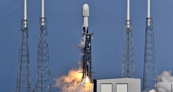 launches 143 satellites with a rocket