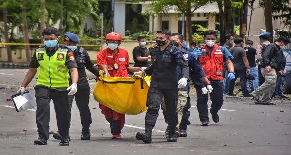 Suicide attack outside church in Indonesia