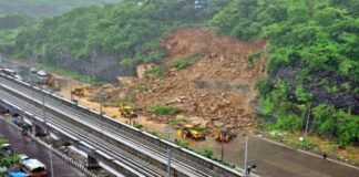 Landslide due to heavy rain in Mumbai