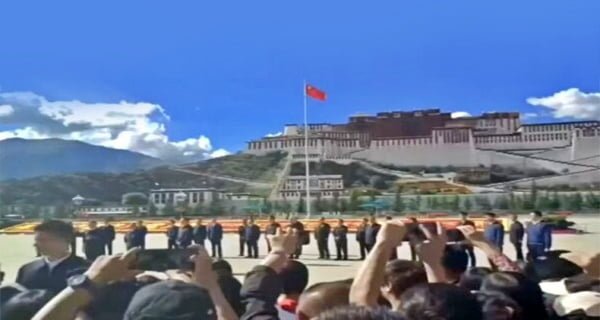 Xi Jinping visits Tibet for the first time