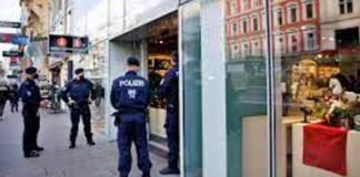 Complete lockdown in Austria