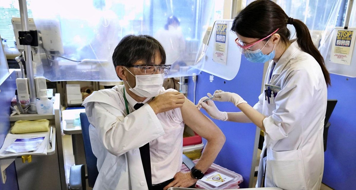 Booster dose started in Japan due to fear of Omicron, know what is the condition of India