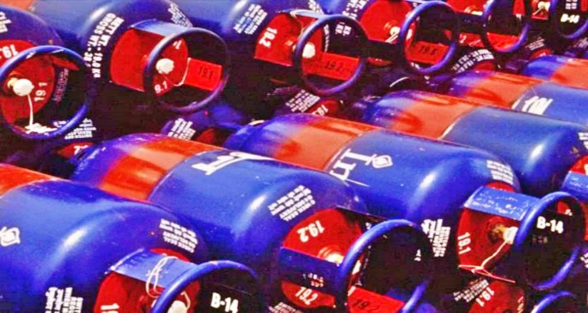 Commercial LPG cylinders became cheaper by Rs 92, no change in the price of domestic LPG cylinder