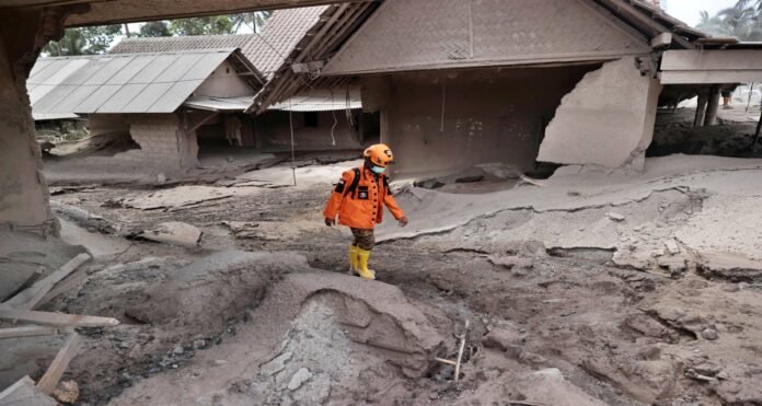 Indonesia-Volcano