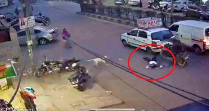 Woman-dragged-for-150-meters-by-snatching-mobile-people