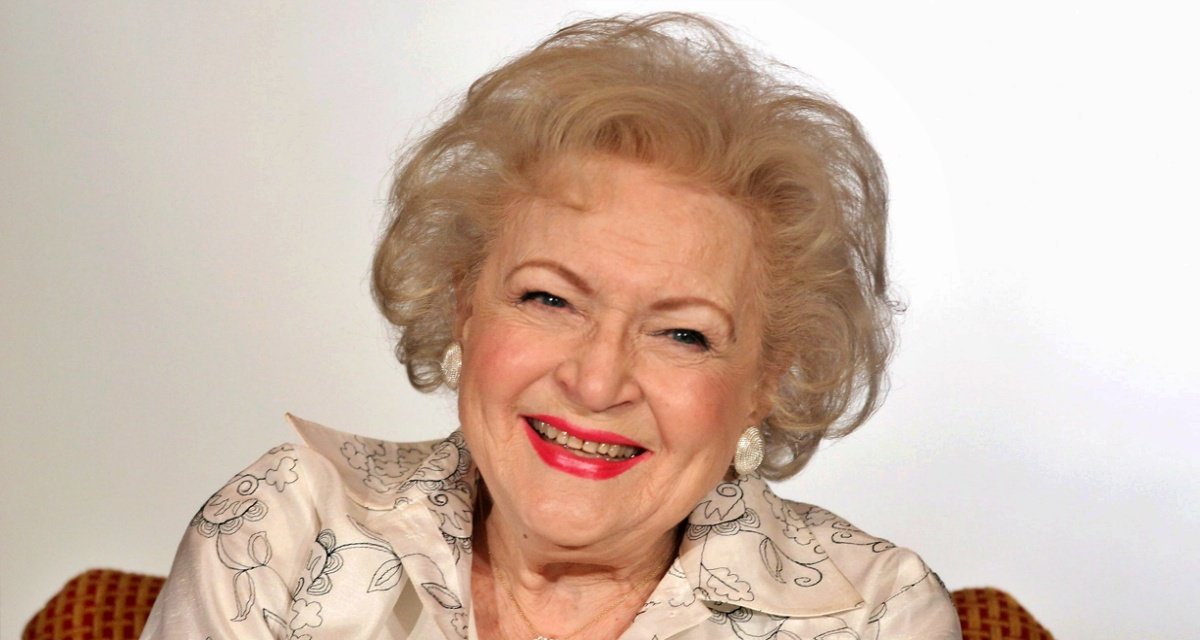Hollywood’s veteran actress Betty White passed away, said goodbye to the world at the age of 99