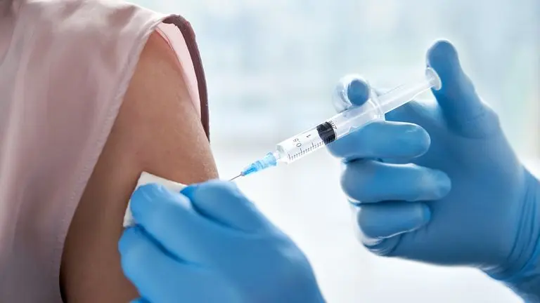 Booster dose of Covid  will be taken from today, know who will be able to take the third dose