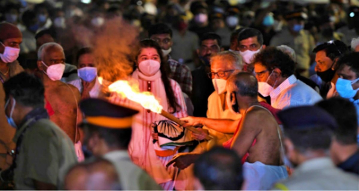 Bharat Ratna Lata Mangeshkar’s Last Rites done by brother Hridaynath Mangeshkar