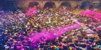 Banke_Bihari_Temple_in_Vrindavan