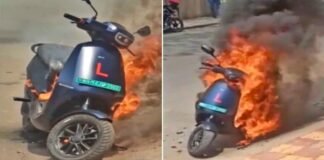 Fire broke out in middle of road E-Scooter,
