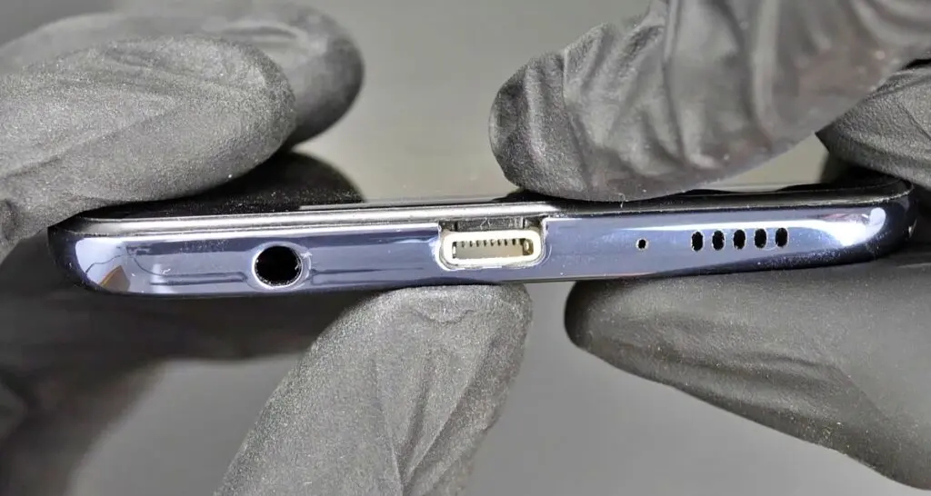 Android-phone-Lightning-port | PalPal News Hub | Latest National, Technology, and Astrology News Android-phone-Lightning-port