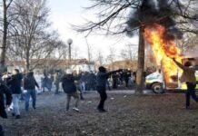 During the demonstration in Sweden, riot in city of rebro