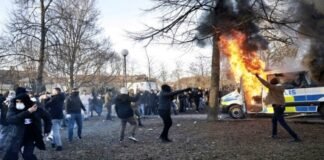 During the demonstration in Sweden, riot in city of rebro