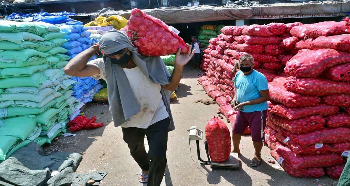 WPI Inflation Rises To 4-Month High Of 14.55% in March Amid Soaring Food, Fuel Prices