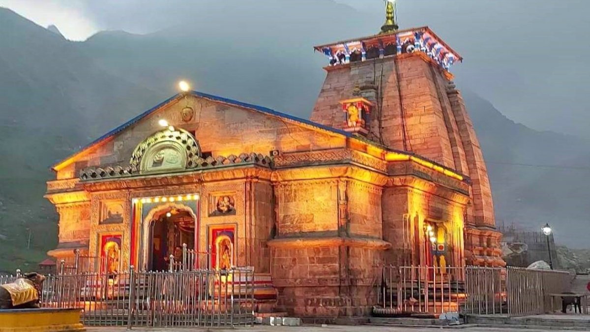 Kedarnath Yatra stopped due to bad weather, pilgrims stopped at Sonprayag and Gaurikund