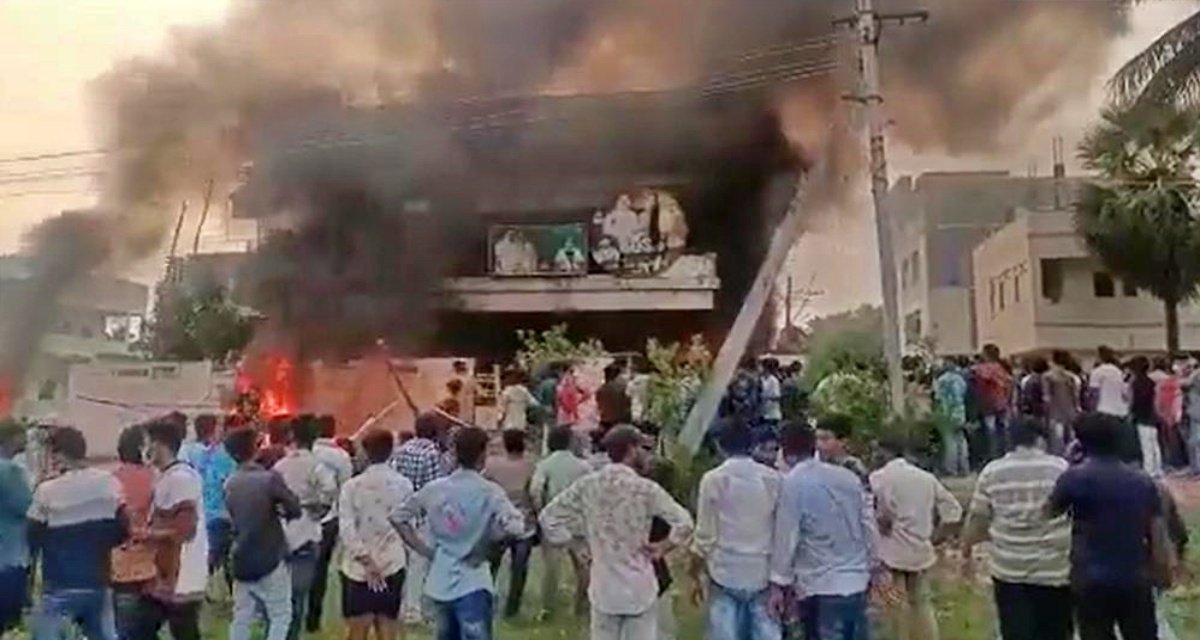 MLA’s house set fire by Protesters in Konaseema district of Andhra Pradesh – Watch Video