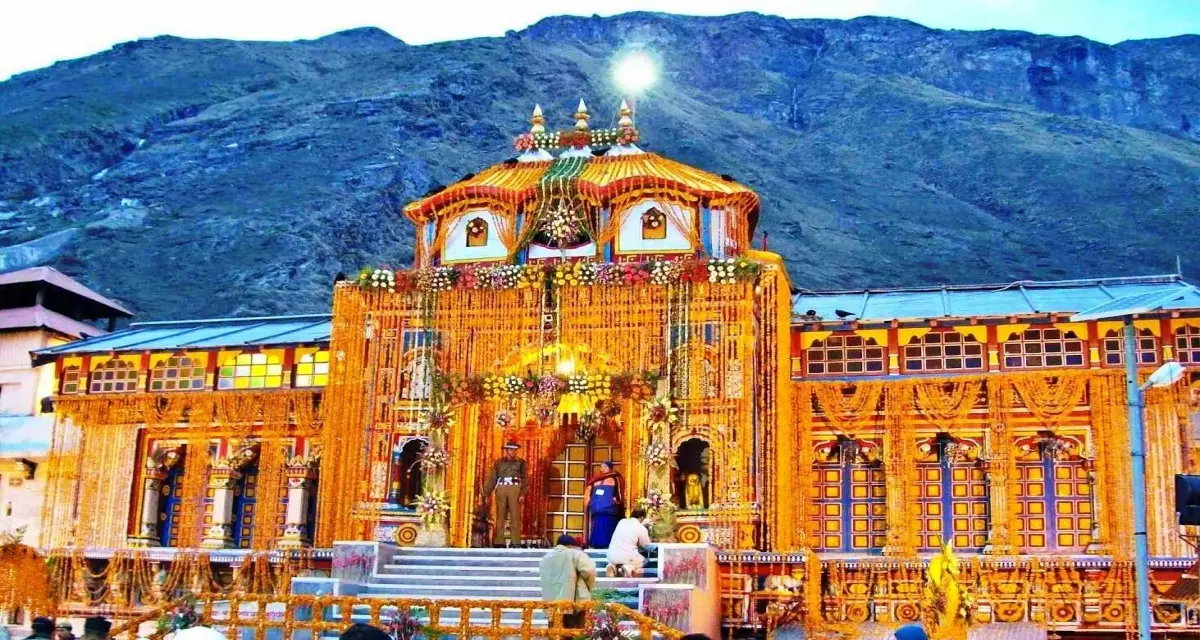 Badrinath Dham Temple opened today, devotees flocked for darshan