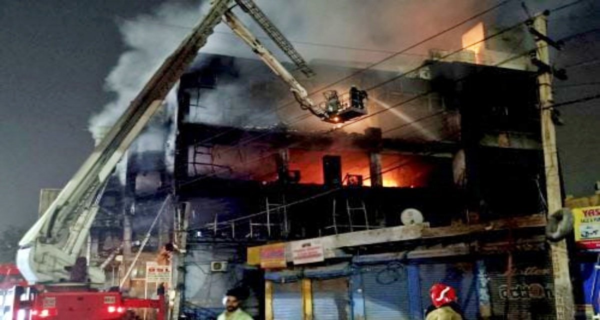 delhi fire exident