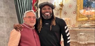 Cchris Gayle with Vijay Mallya