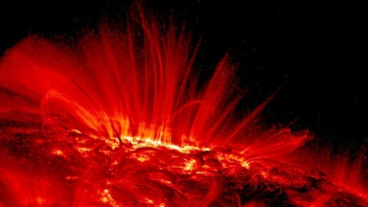 3 Earths can fit in Sun’s sunspot, size doubled in 24 hours