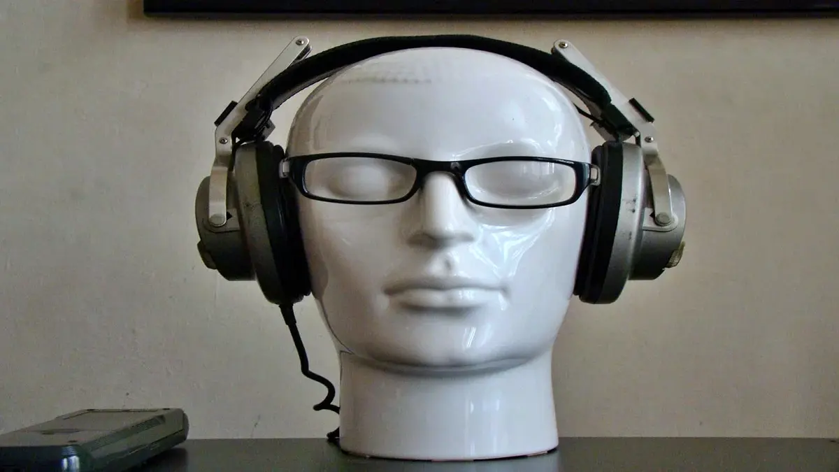 25% of people in France are deaf, wear headphones, then definitely read this study