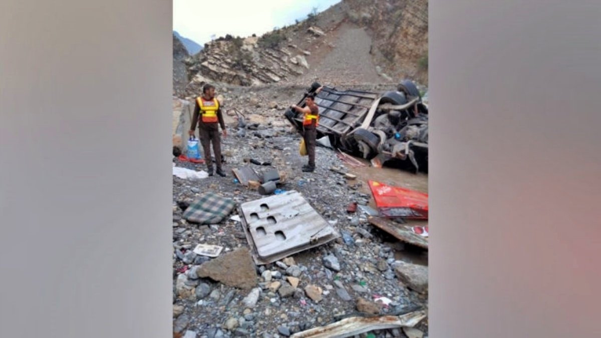 Bus fell into deep gorge in Balochistan, 22 killed, 11 injured