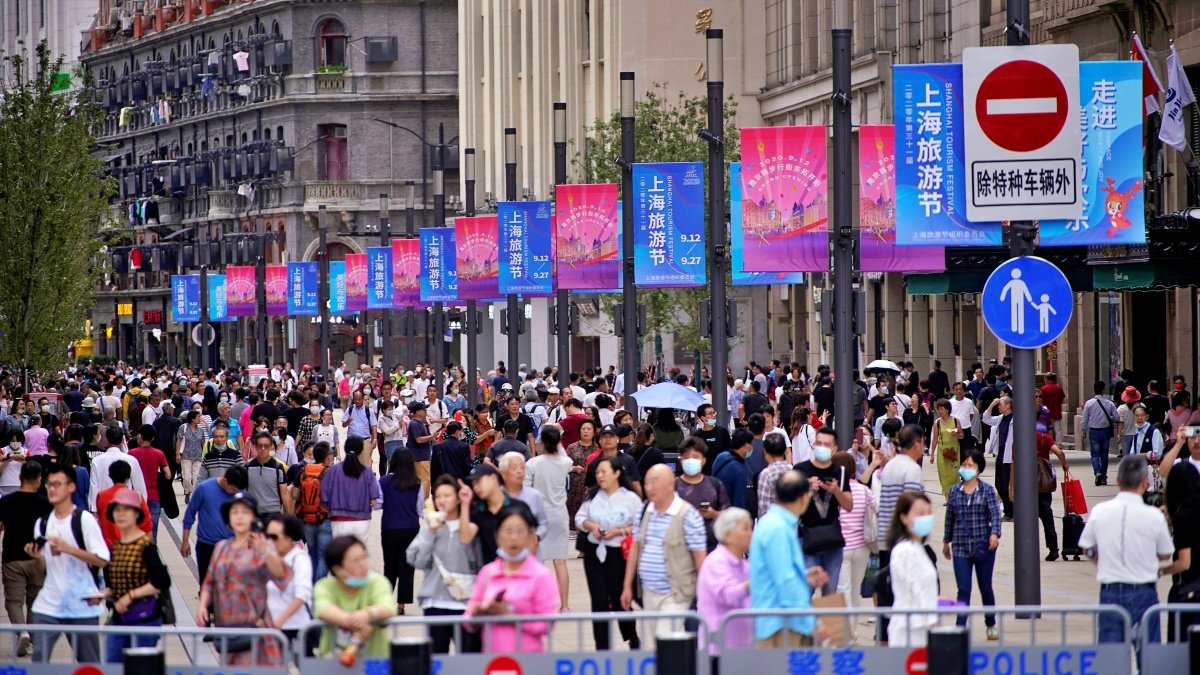 China’s economic growth declines by 0.4 percent amid lockdown
