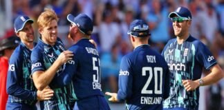 England, beat India by 100 runs in second ODI