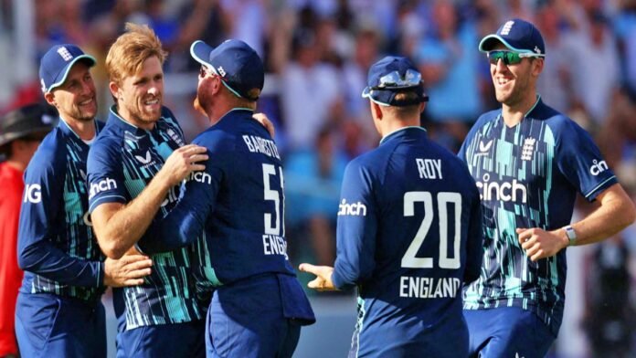 England, beat India by 100 runs in second ODI