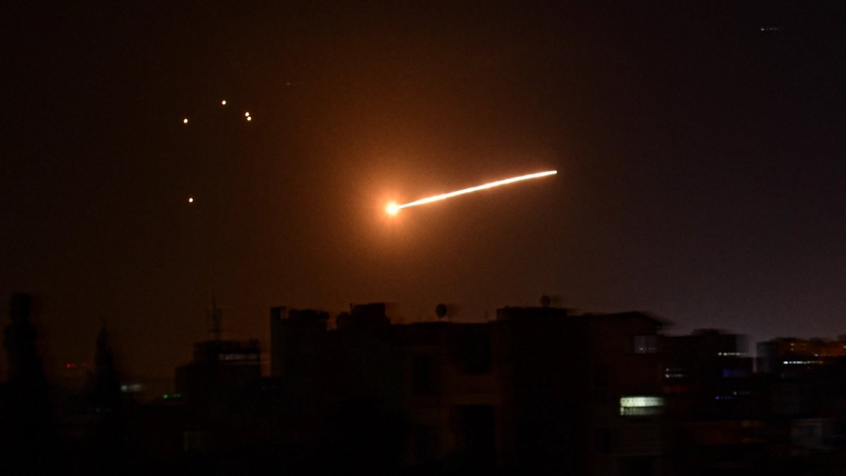 Israel missile attack on Syria, 3 soldiers killed and 7 injured, know the reason