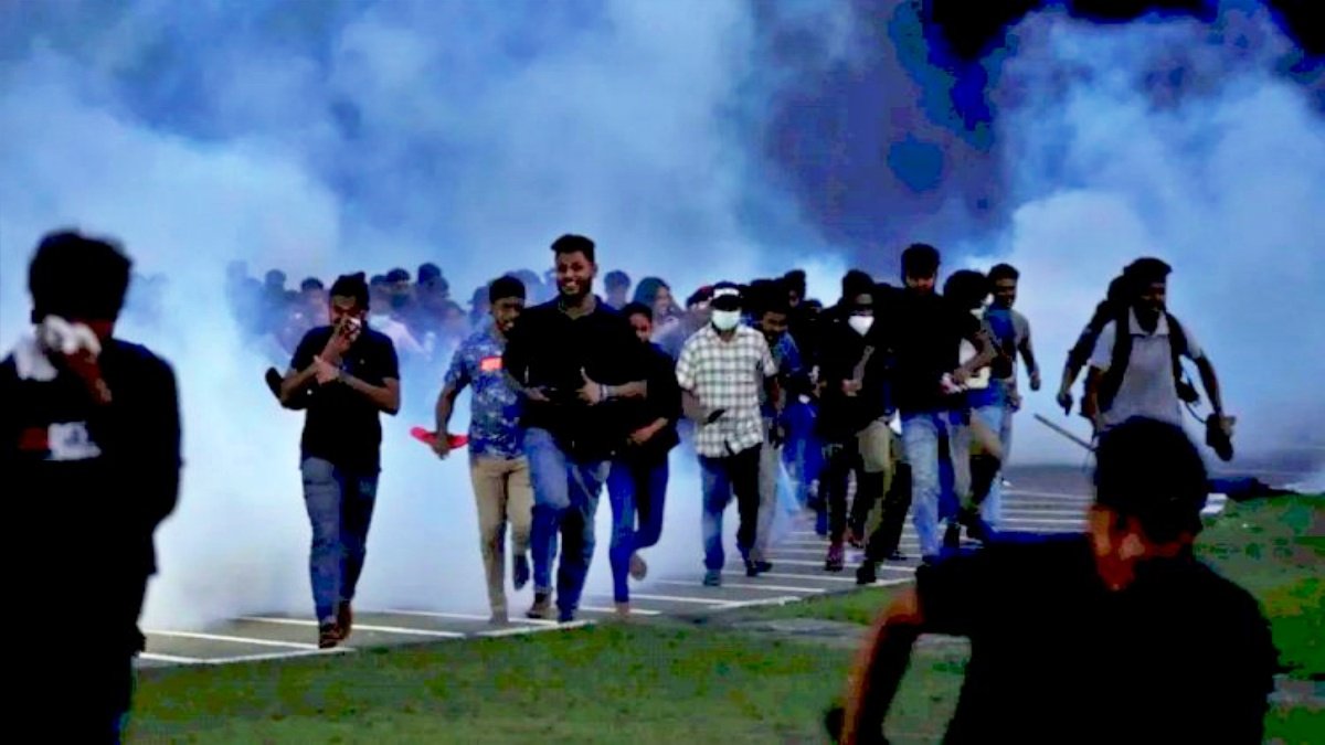 Ruckus of angry public continues in Sri Lanka, Wickremesinghe again imposed emergency
