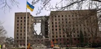 Russia targets Ukraines Mykolaiv city