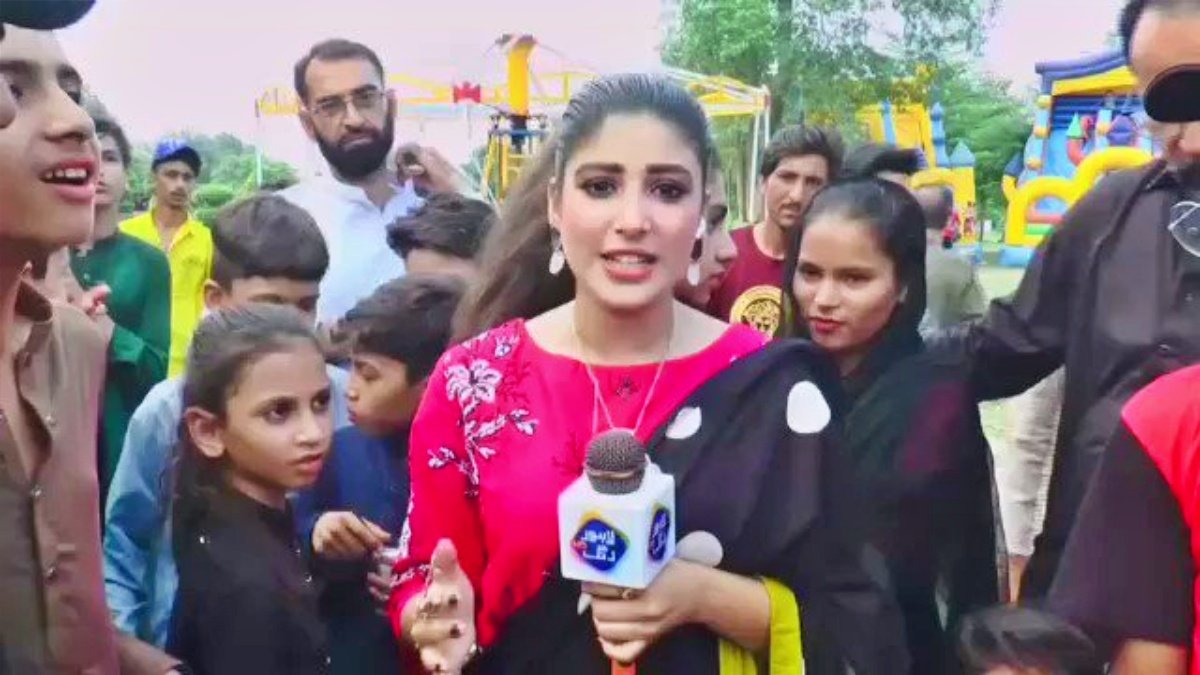 Woman journalist slapped  boy during live reporting, video went viral