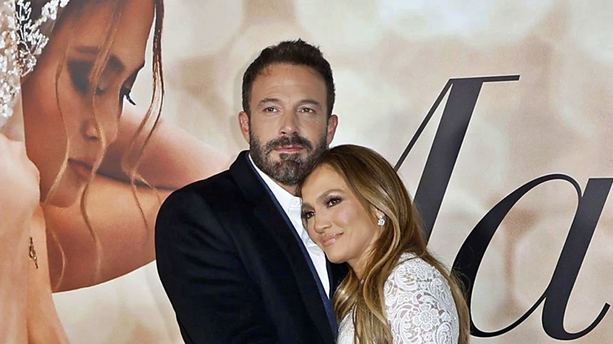 After 20 years of engagement, Ben Affleck marries  Jennifer Lopez