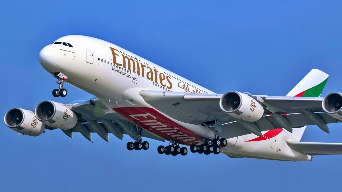 Emirates airlines will deploy world’s largest airplane A380 on Dubai-Bangalore route: Know Everything About A380