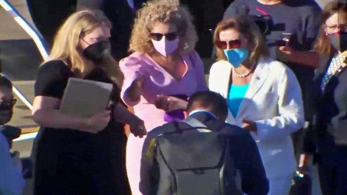Nancy Pelosi leaves for South Korea from Taiwan