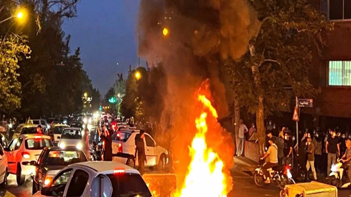 Anti-hijab protesting group attacked with 73 ballistic missiles, brutal face of Iranian army