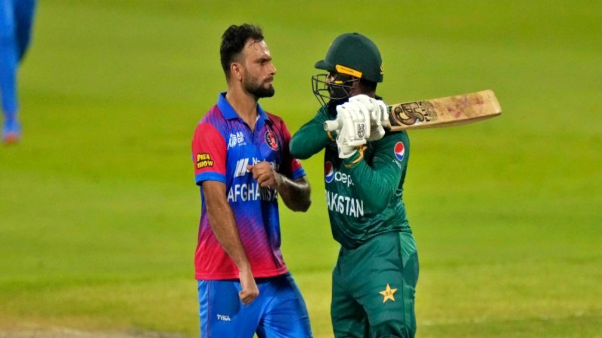 Asif Ali lifts bat to beat Afghanistan bowler, video going viral