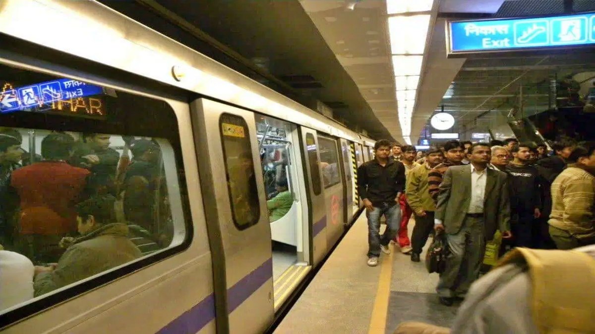 Shocking revelation on pollution level in metro trains, three times more than outside air!